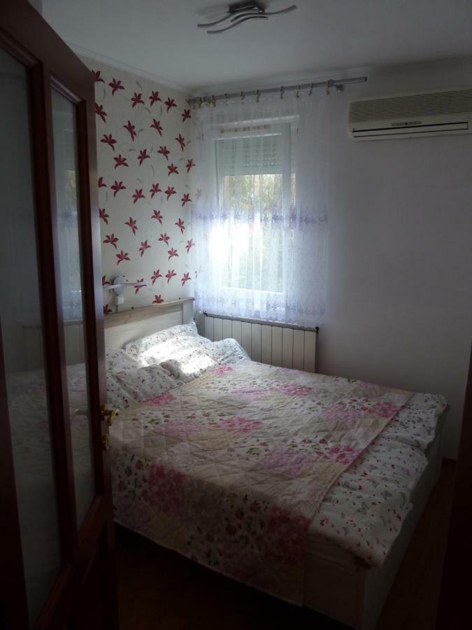Rose Apartman Дебрецен Екстериор снимка