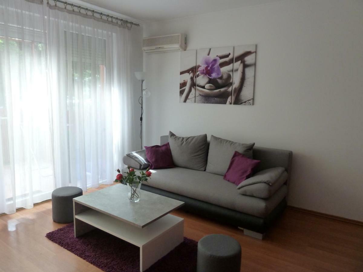 Rose Apartman Дебрецен Екстериор снимка